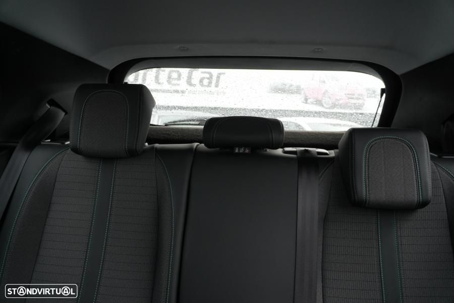 Peugeot 2008 1.2 PureTech Allure - 8