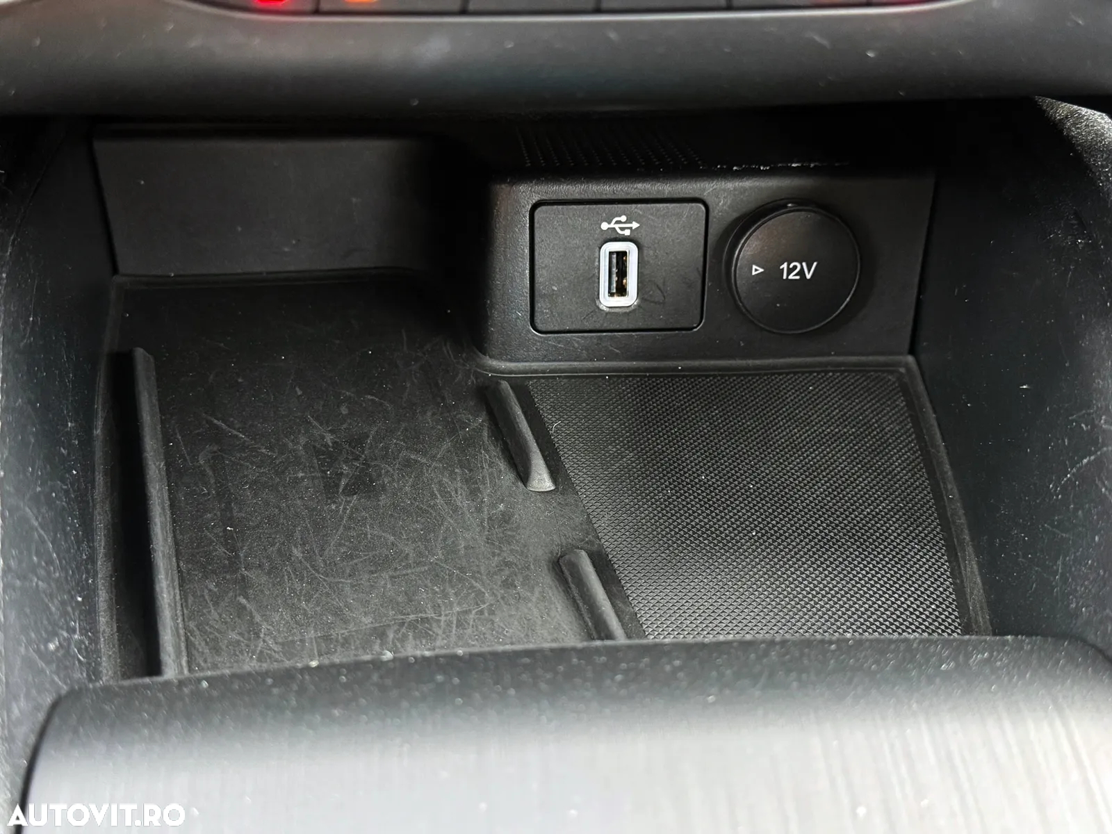 Ford Focus 2.0 EcoBlue Start-Stopp-System Aut. TITANIUM - 28