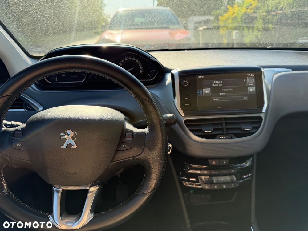 Peugeot 208 1.2 PureTech GPF Allure S&S - 4