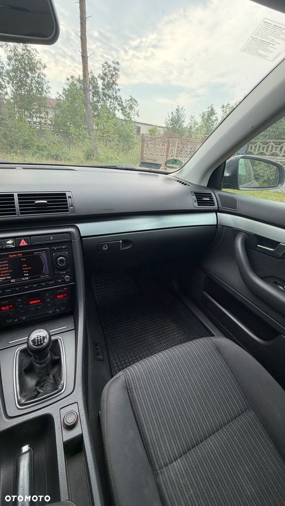 Audi A4 Limousine - 13
