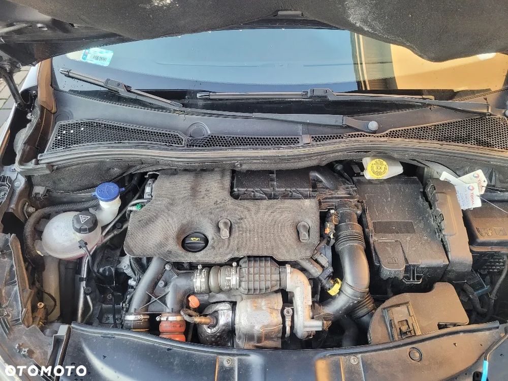 Peugeot 2008 e-HDi FAP 92 EGS6 STOP & START Allure - 16