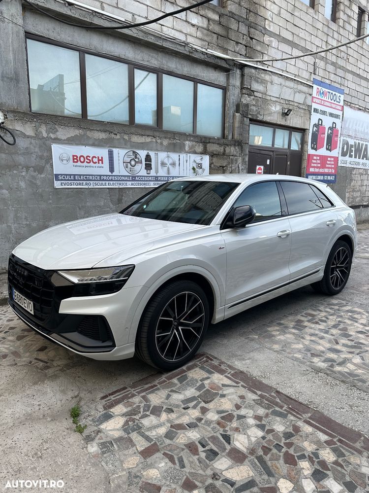 Audi Q8 - 1