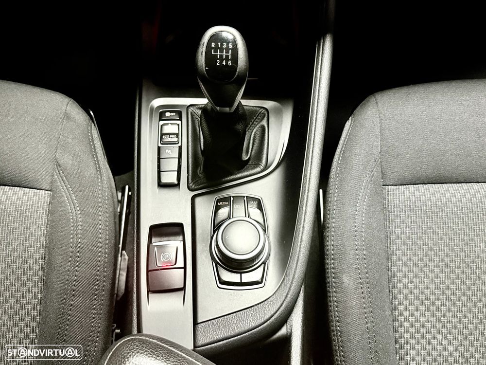 BMW X1 16 d sDrive Advantage - 37