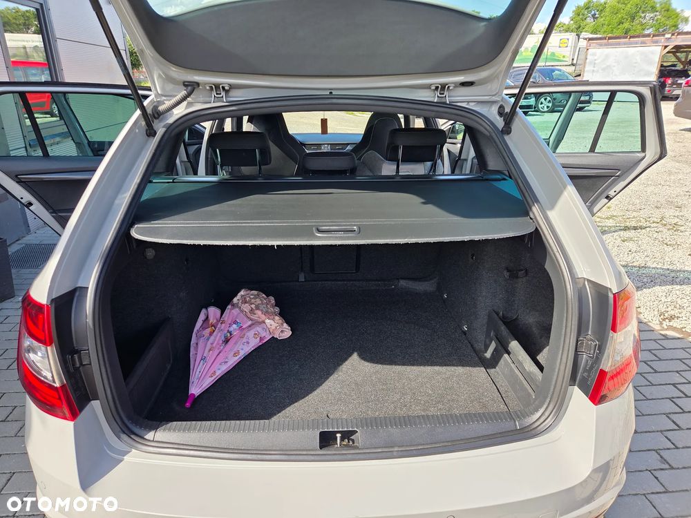 Skoda Octavia 2.0 TDI DSG RS - 16