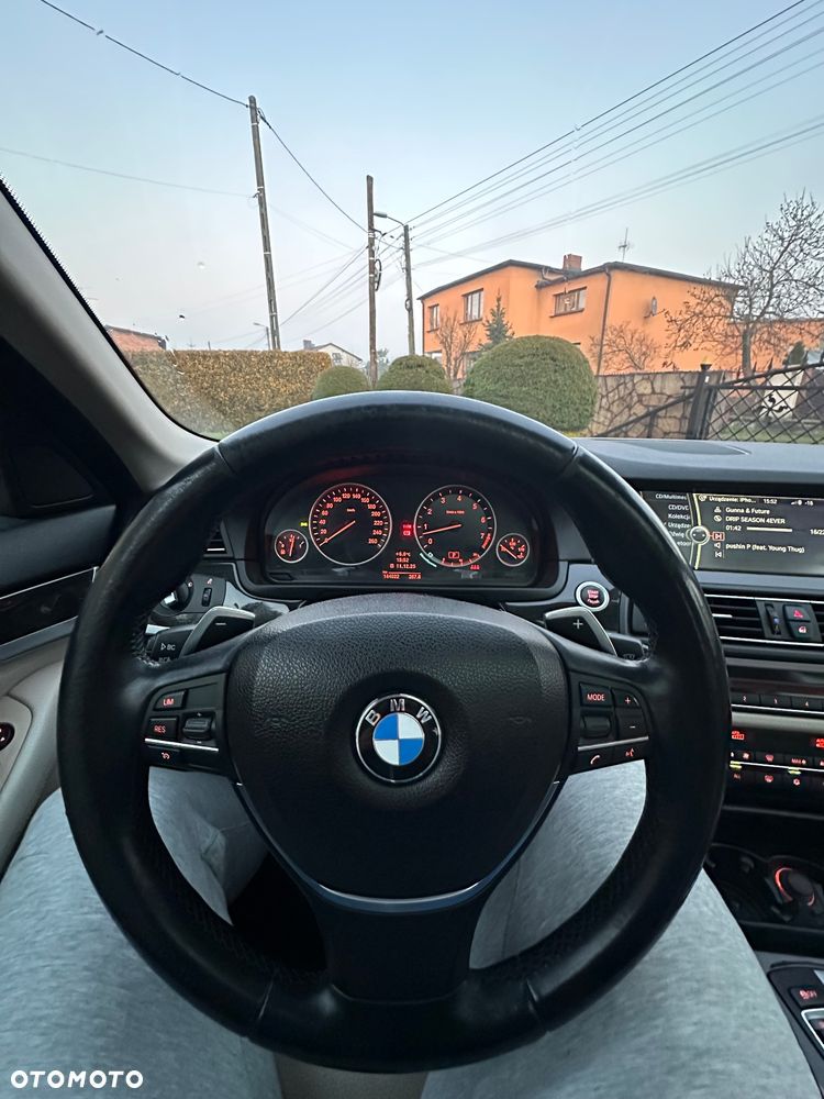 BMW Seria 5 528i Sport-Aut - 13
