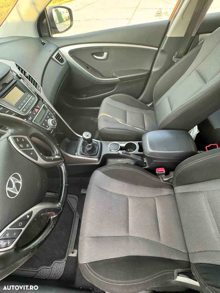 Hyundai i30 1.6 CRDI DPF 5DR MT Highway - 14