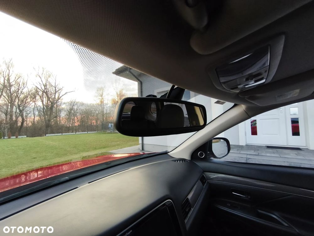 Mitsubishi Outlander - 8