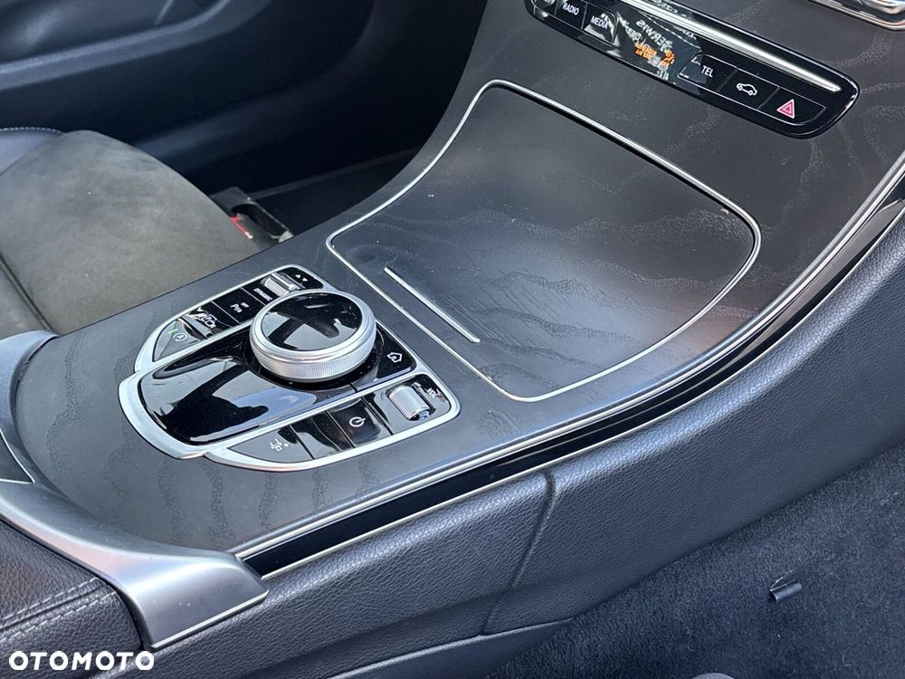 Mercedes-Benz Klasa C 300 4MATIC 9G-TRONIC - 20