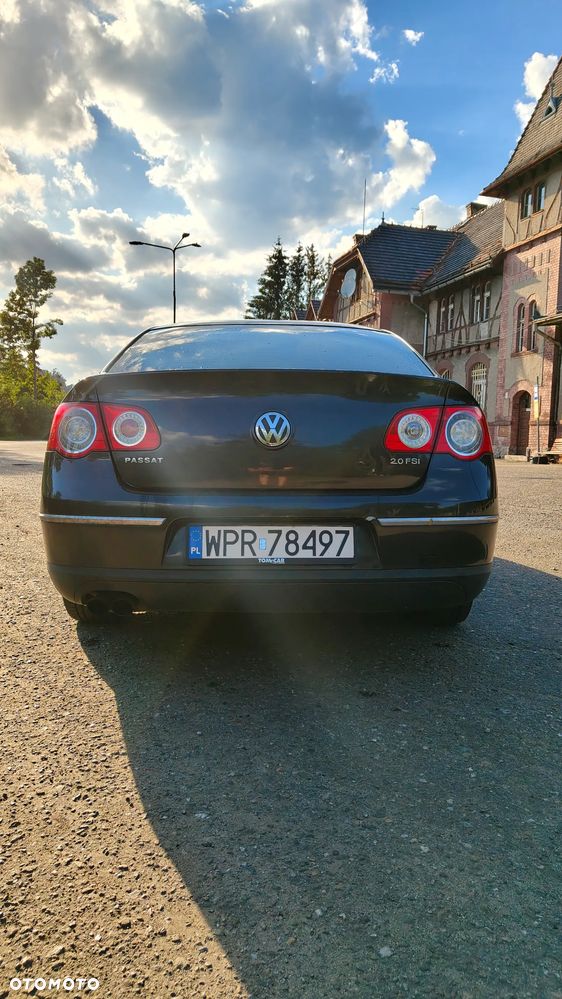 Volkswagen Passat 2.0 FSI Comfortline - 8