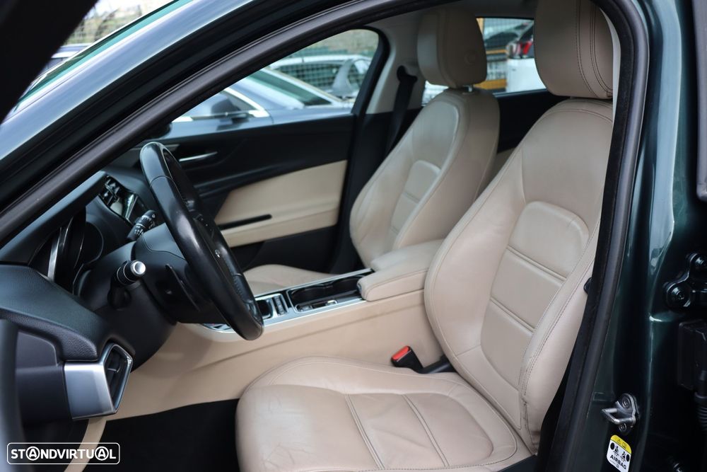 Jaguar XE 2.0 D Prestige Aut. - 20