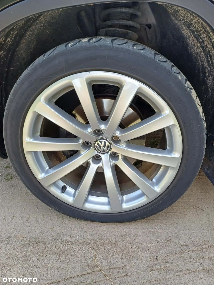 Volkswagen Tiguan - 19