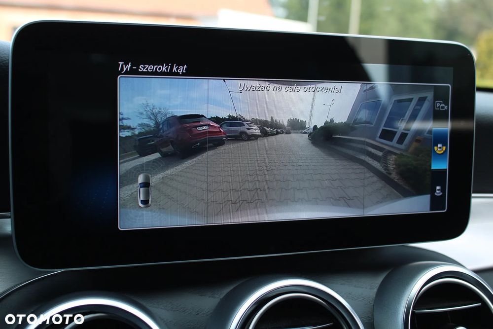 Mercedes-Benz Klasa C 200 9G-TRONIC AMG Line - 19