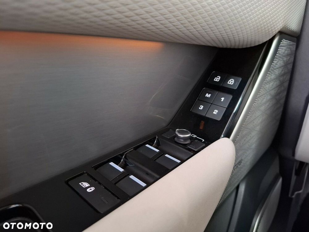 Land Rover Range Rover Velar - 32