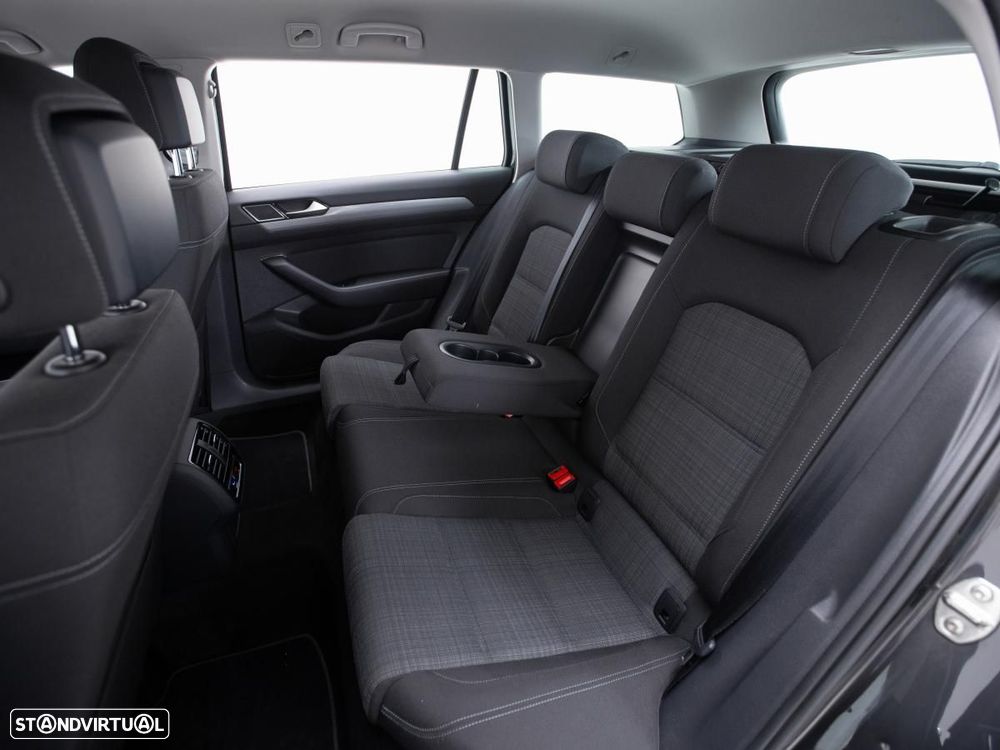 VW Passat Variant 2.0 TDI Business DSG - 10