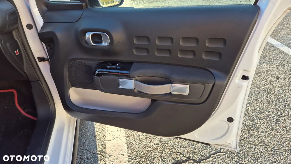 Citroën C3 1.2 PureTech Shine S&S - 19