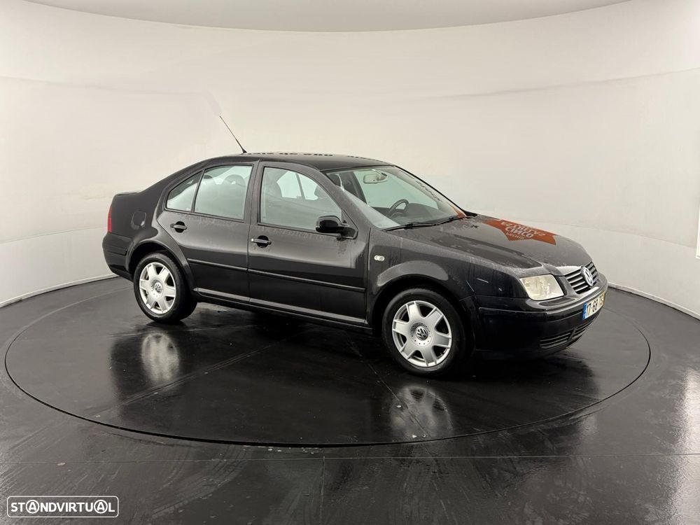 VW Bora 1.9 TDi Confortline - 1