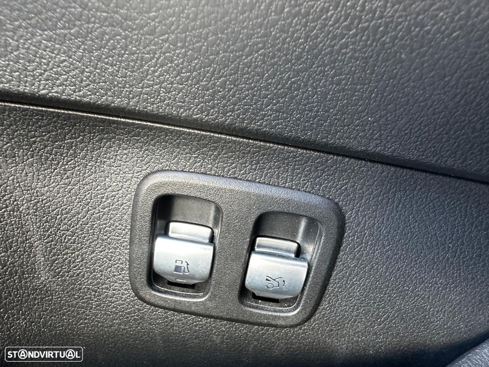 Mercedes-Benz C 300 e AMG Line - 30