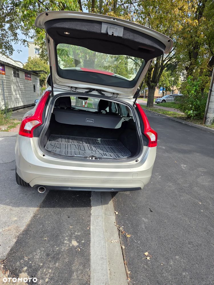 Volvo V60 D2 Drive-E Dynamic Edition (Kinetic) - 8