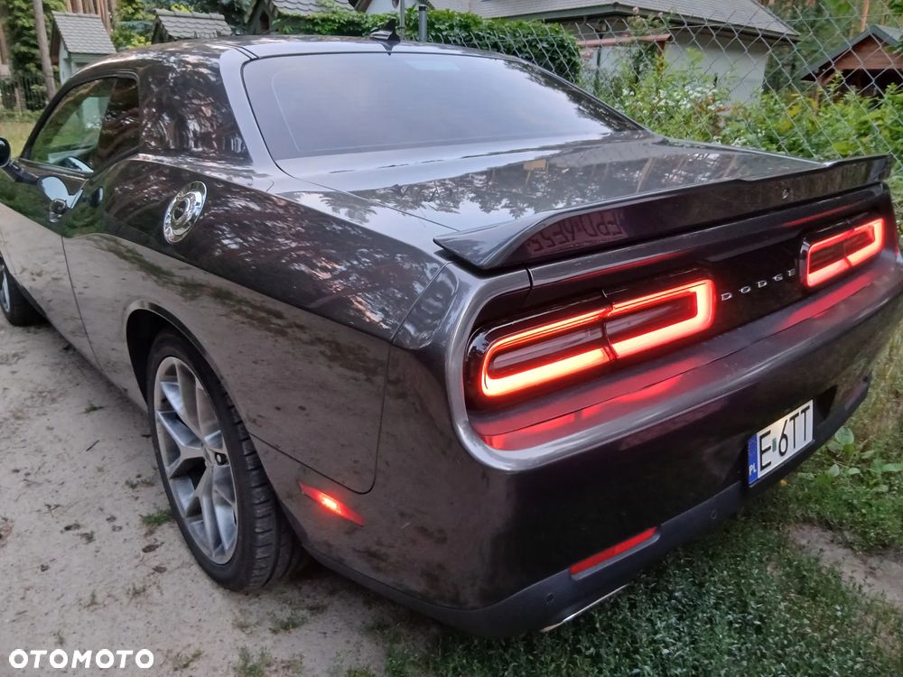 Dodge Challenger - 15