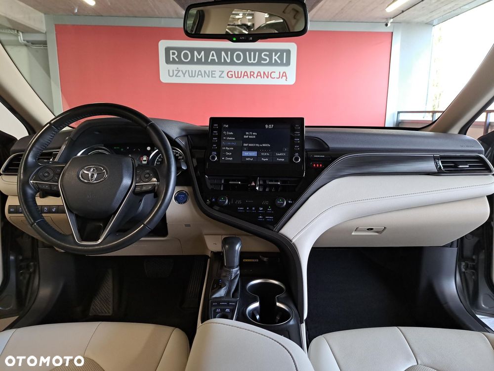 Toyota Camry 2.5 Hybrid Executive CVT - 17