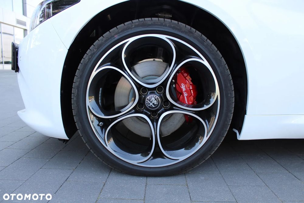 Alfa Romeo Giulia 2.0 Turbo Veloce Q4 - 16