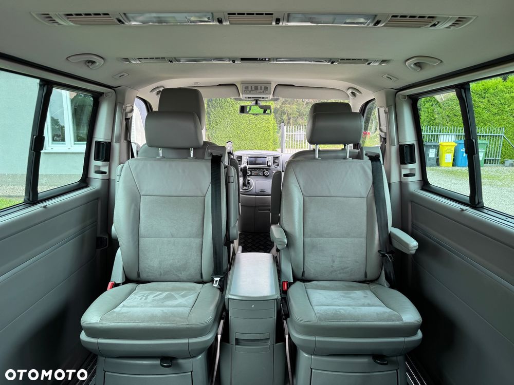 Volkswagen Multivan - 22