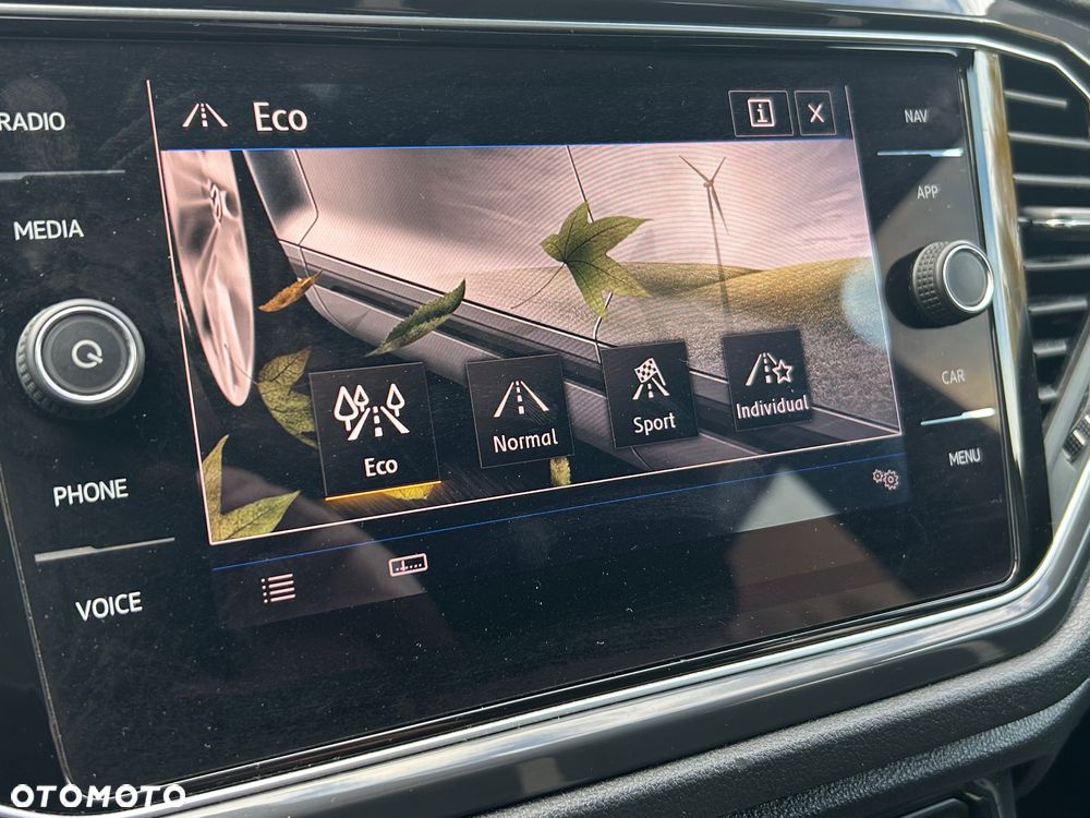 Volkswagen T-Roc 2.0 TDI SCR 4MOTION DSG Sport - 19