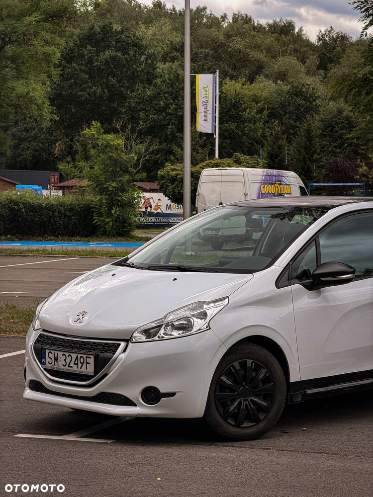 Peugeot 208 - 1