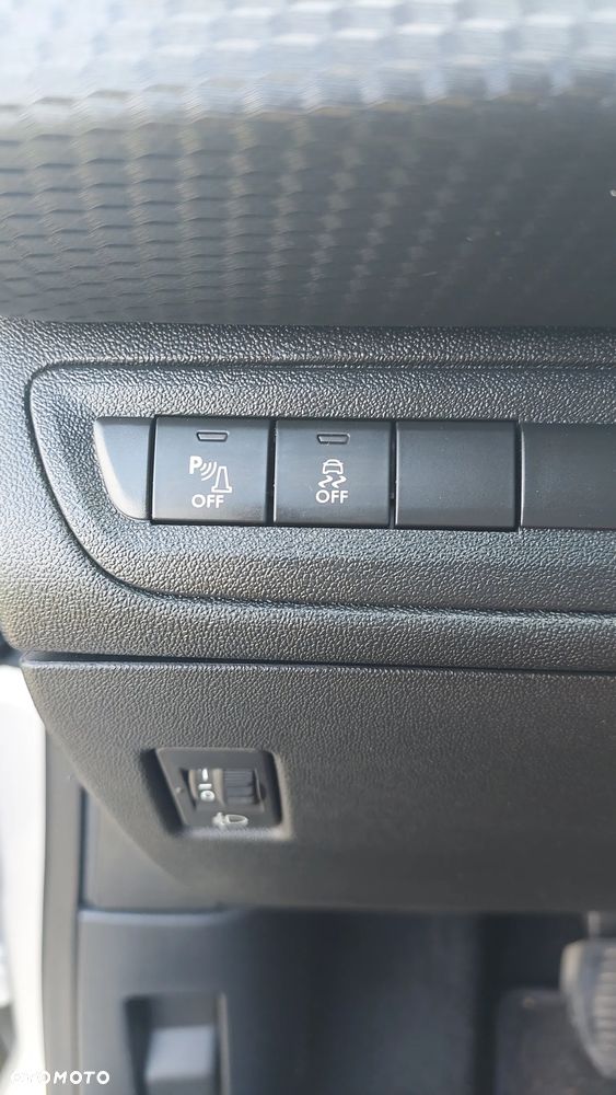 Peugeot 208 PureTech 82 Start & Stop Allure - 10