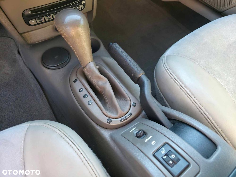 Chrysler Sebring - 5