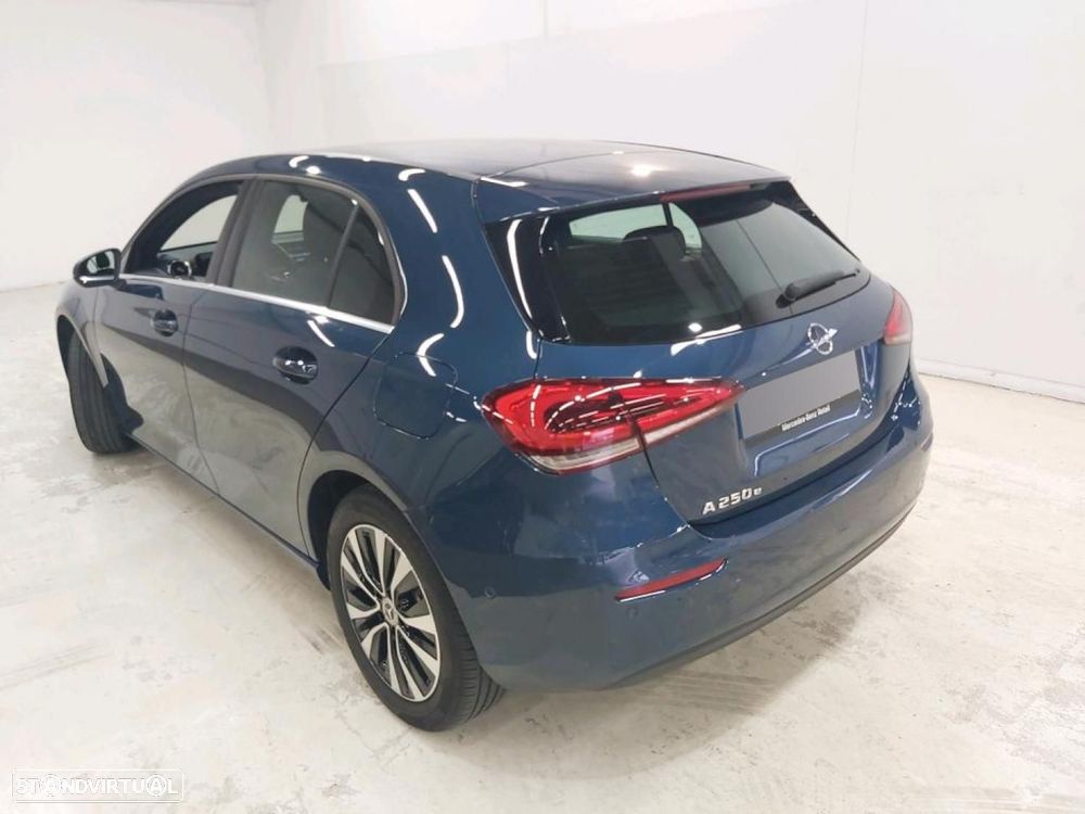 Mercedes-Benz A 250 e Style Plus - 3