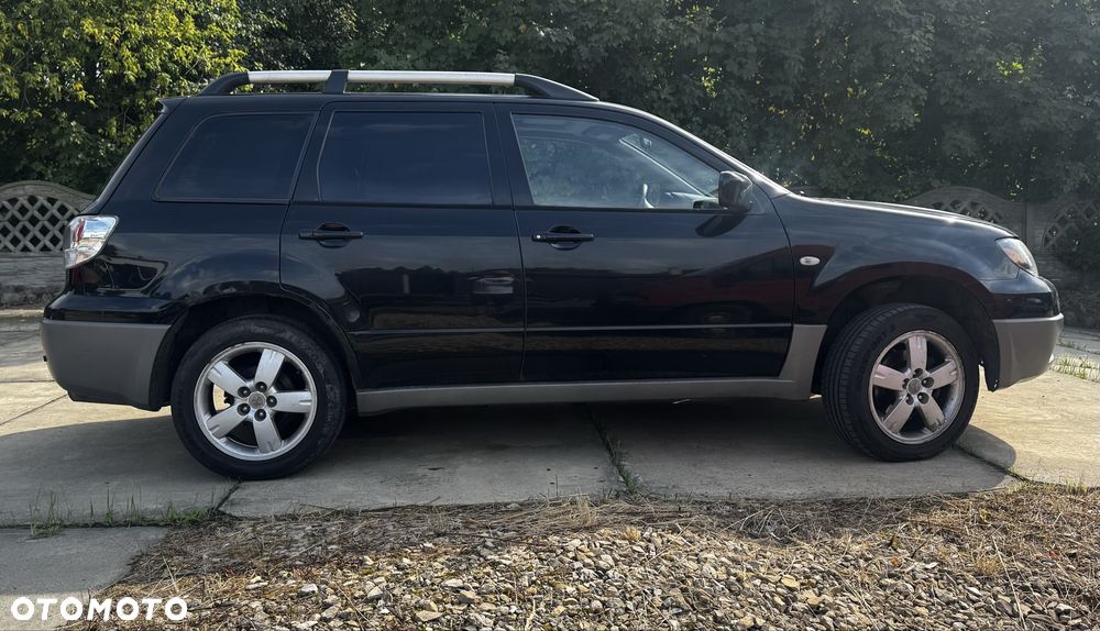 Mitsubishi Outlander - 4