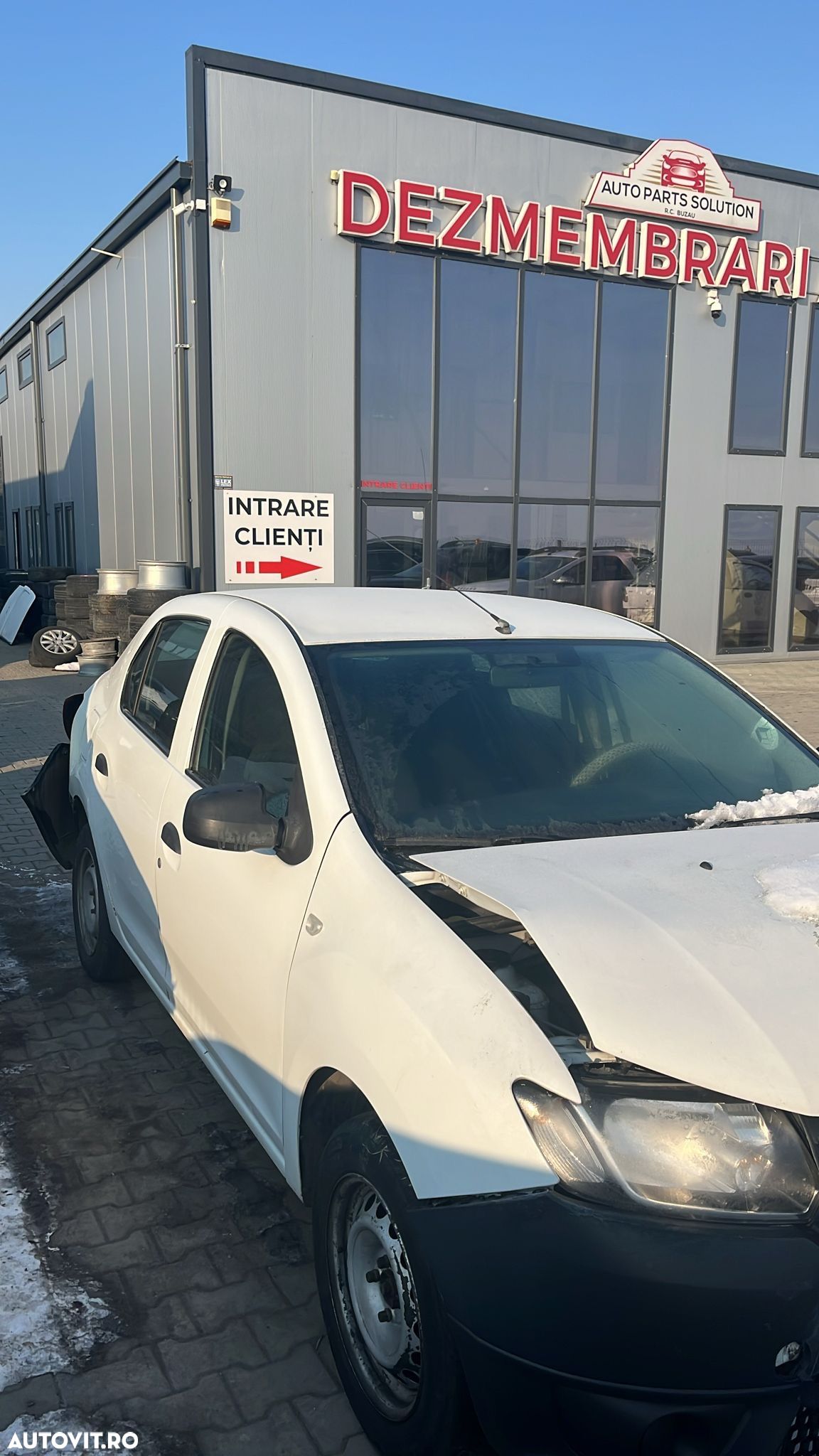 Dezmembram Dacia Logan 1.2 benzina din 2014 - 1