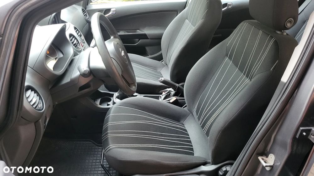 Opel Corsa 1.4 16V Cosmo - 5