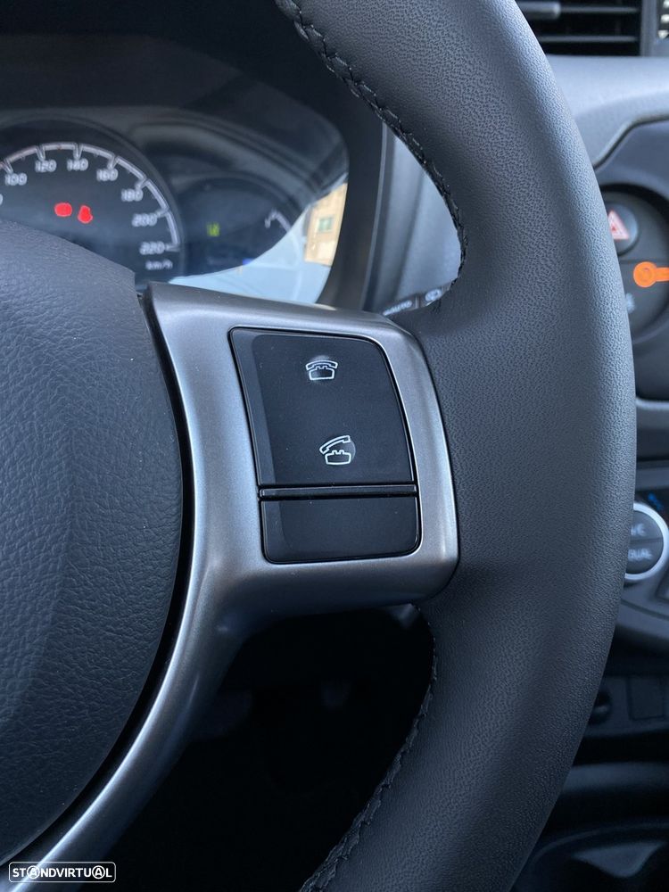 Toyota Yaris 1.5 HSD Active - 19