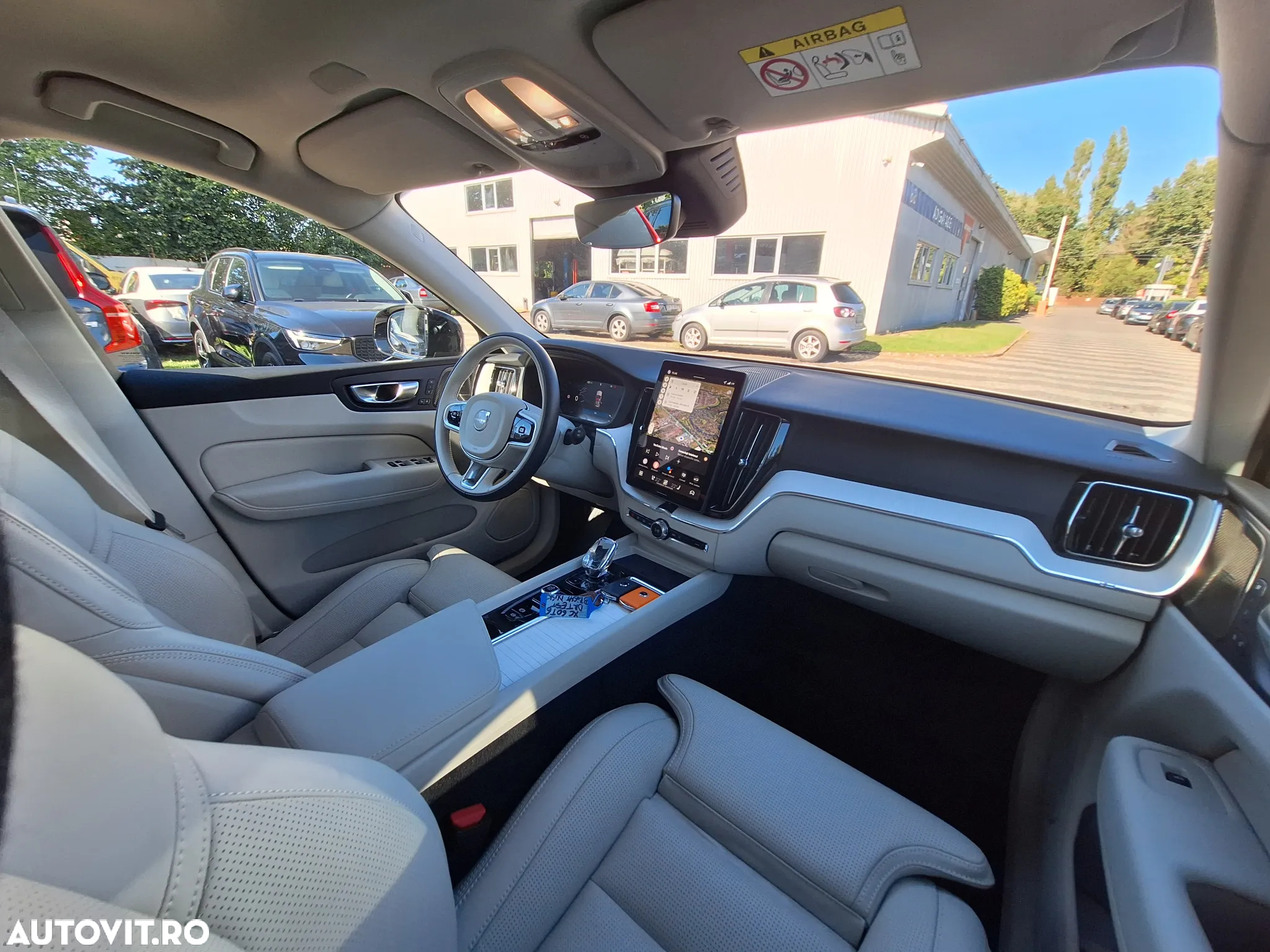 Volvo XC 60 T6 AWD AT PHEV Plus Dark - 17