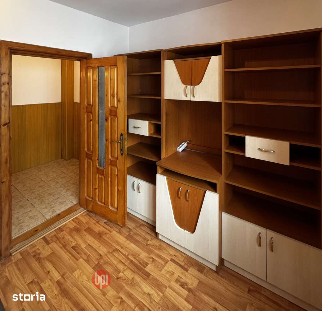SE VINDE Apartament cu 3 camere semidecomandat, Etaj 3, Falticeni, SV — fotografia 3