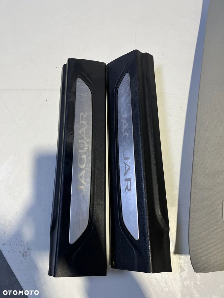 WYPOSAŻENIE WNETRZA JAGUARA XF 2018r  PODŁOGA WYKŁADZINA BAGAŻNIKA - 8