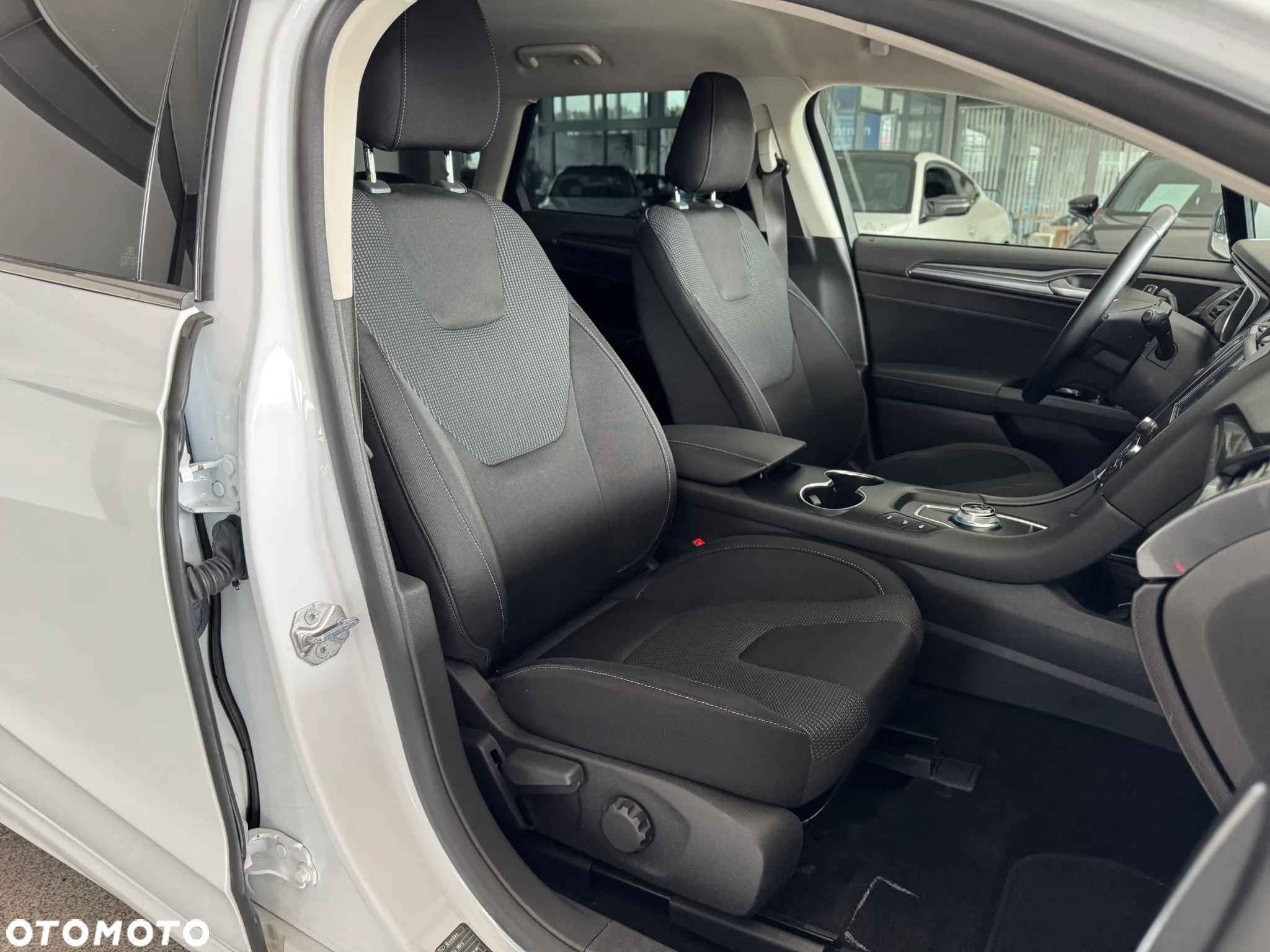 Ford Mondeo 2.0 EcoBlue Titanium - 37