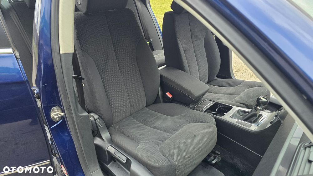 Volkswagen Passat 1.9 TDI DPF Individual - 27