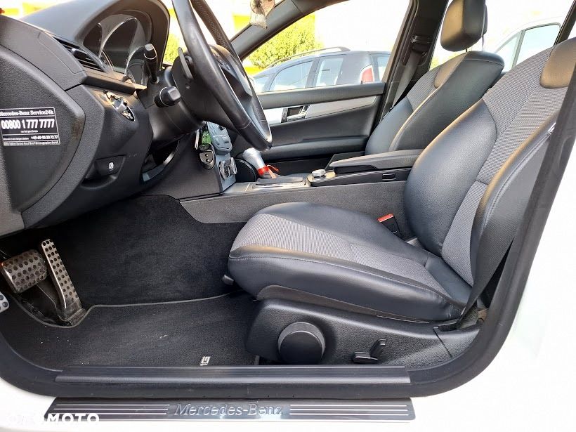 Mercedes-Benz Klasa C 180 CGI Automatik BlueEFFICIENCY Elegance - 25