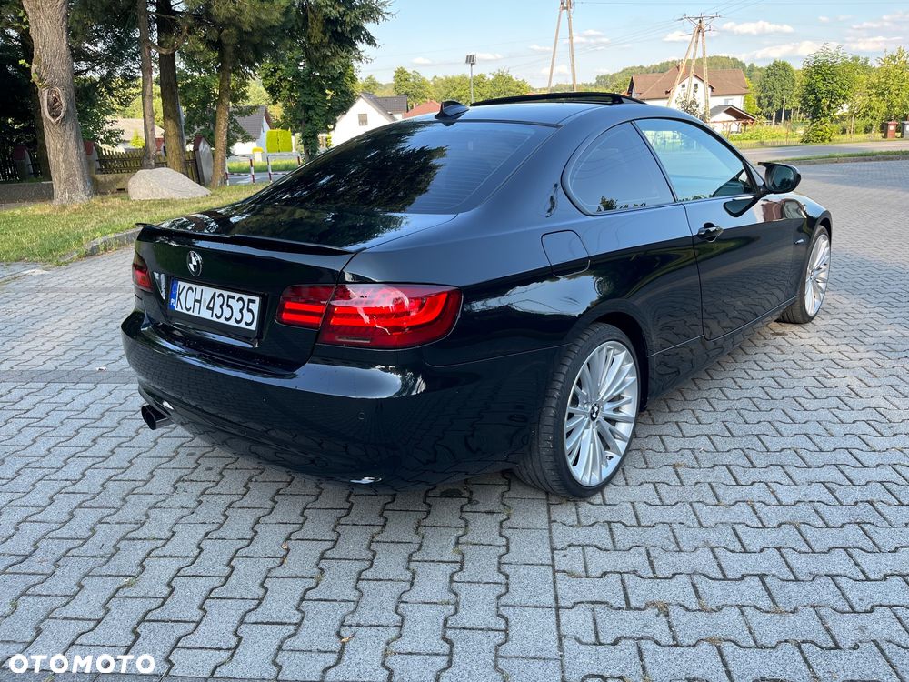 BMW Seria 3 320i - 25