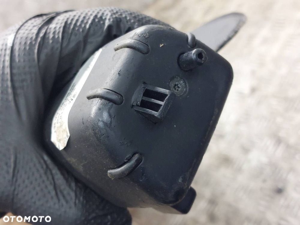 ROLETA BAGAŻNIKA VOLKSWAGEN PASSAT B5 KOMBI 3B9867871AA - 5