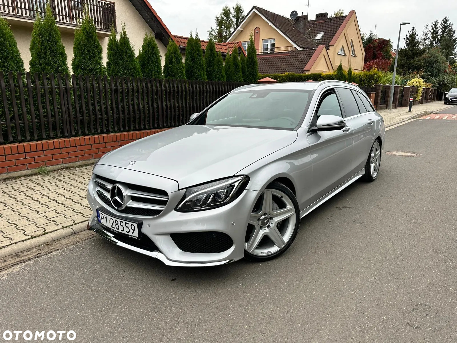 Mercedes-Benz Klasa C 220 d 4Matic T 9G-TRONIC AMG Line - 3