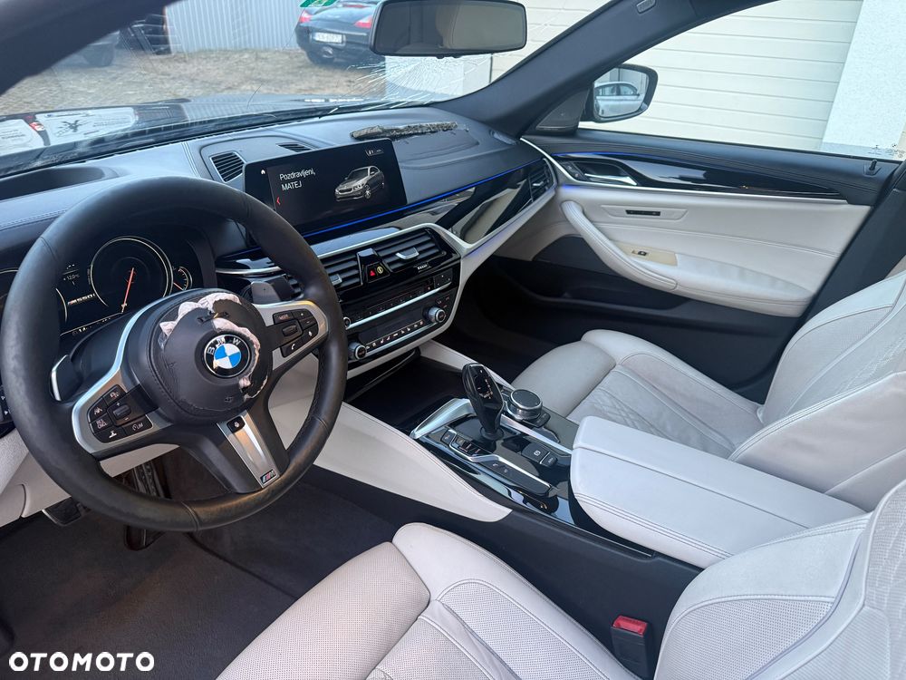 BMW Seria 5 M550i xDrive - 24