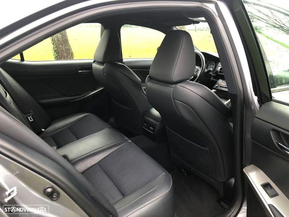 Lexus IS 300H F Sport - 18