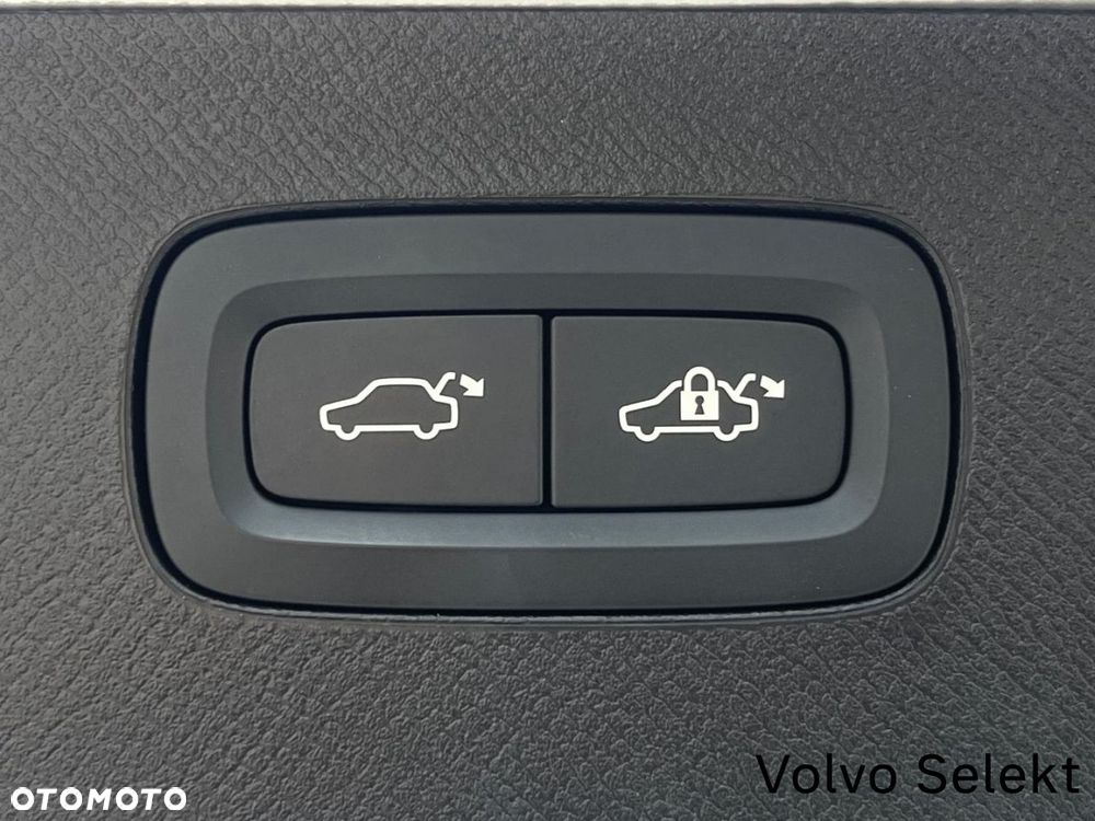 Volvo XC 90 - 32