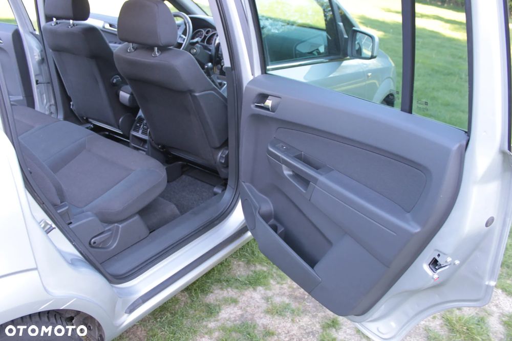 Opel Zafira - 17