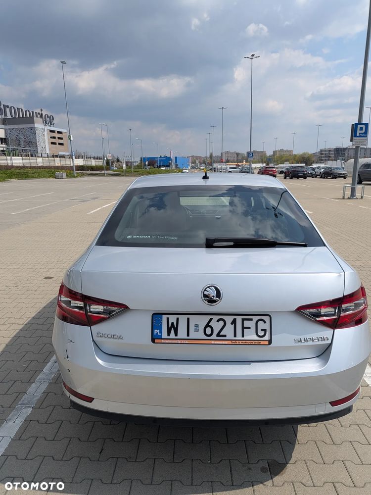 Skoda Superb 2.0 TDI Ambition DSG - 4