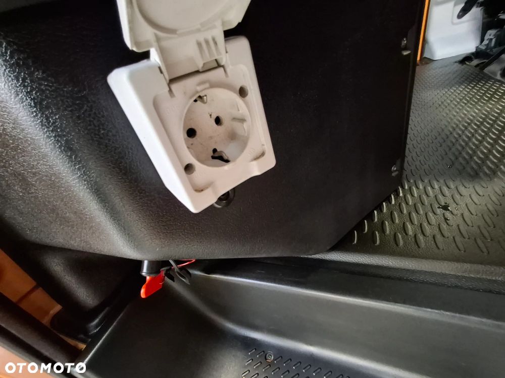 Iveco Daily 35-130 LIFT Doka Brygadówka Automat Hi Matic Plandeka Służba Drogowa Służba Autostradowa Hak Webasto Światła Ostrzegawcze Drogowy - 23